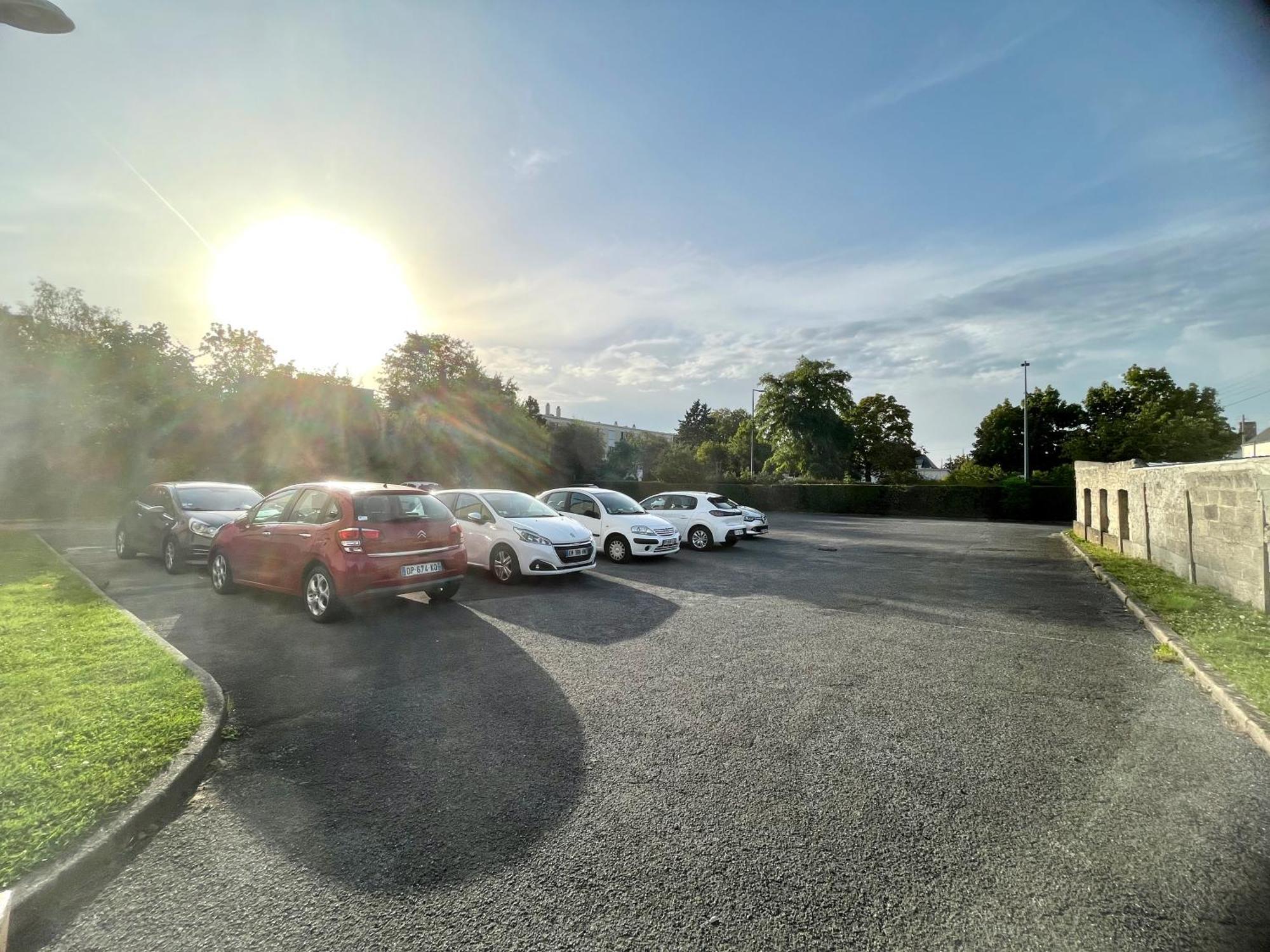 Charmant Studio + Parking Prive Caen Exterior photo